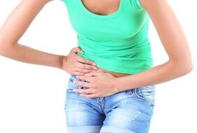 Parásitos en el cuerpo de una niña.